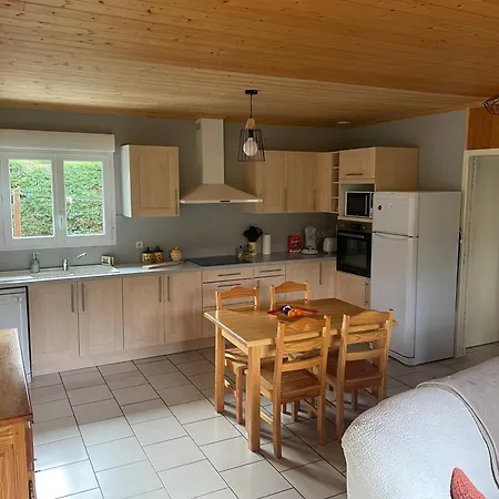 Maison Dans Bulle De Verdure *