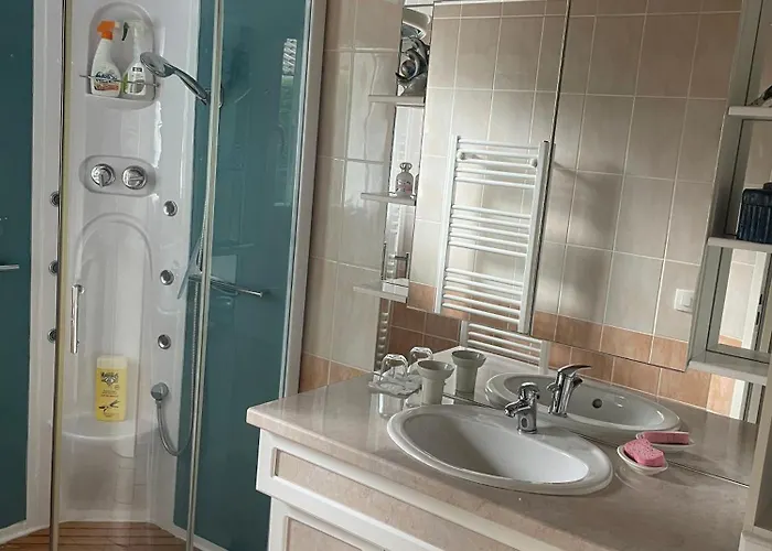 Maison Dans Bulle De Verdure