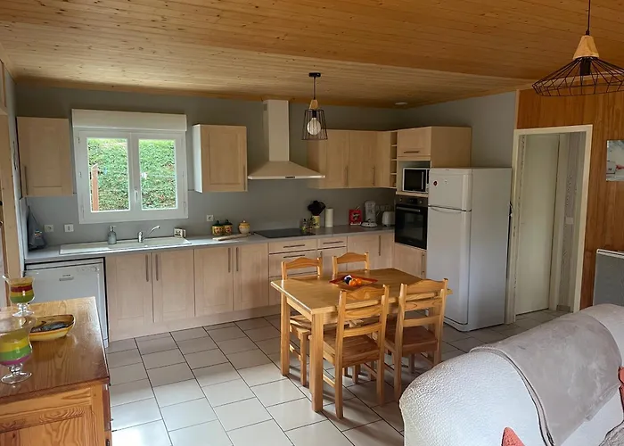 Maison Dans Bulle De Verdure *